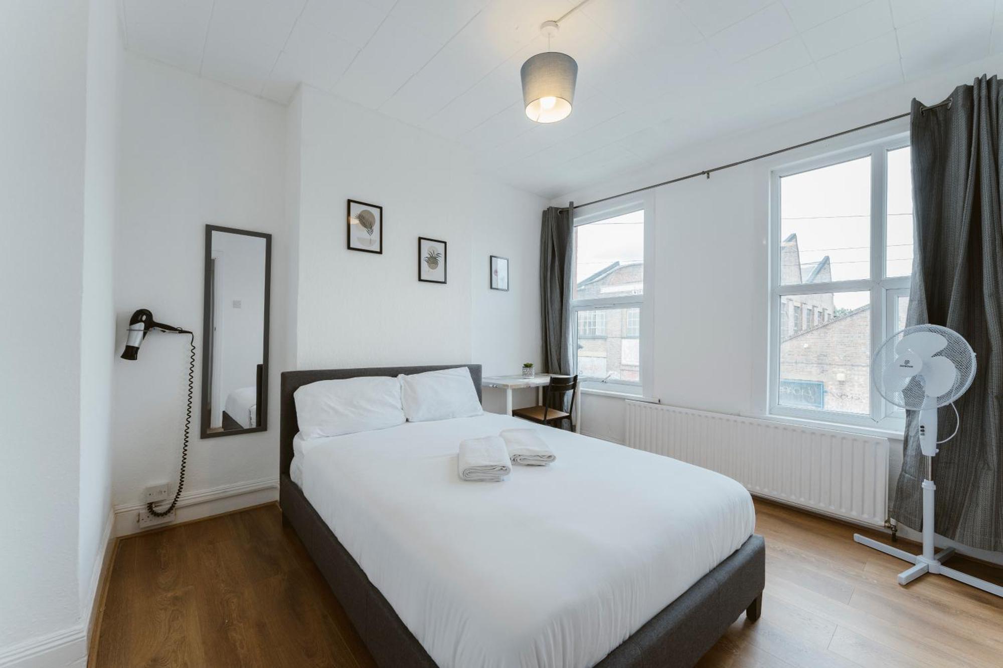Manor House Great Rooms To Stay London Exterior photo