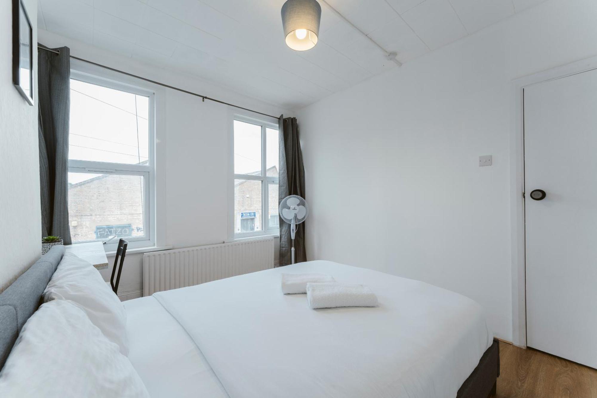 Manor House Great Rooms To Stay London Exterior photo